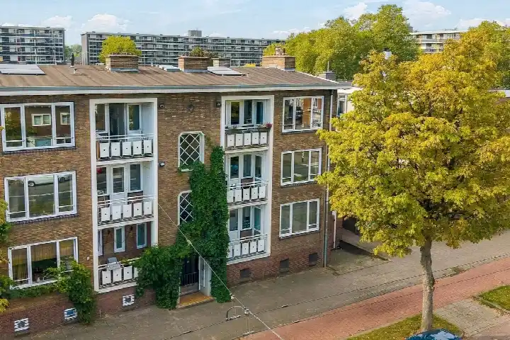 Apartment for sale: Huissensestraat 42-3, Middelgraaflaan e.o. Arnhem