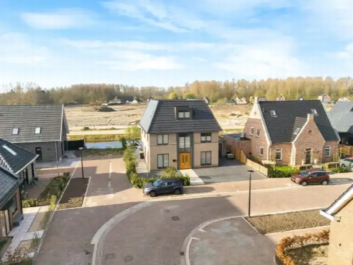 Detached house for sale: Huiszwaluwstraat 19, De Draai Zuid Heerhugowaard