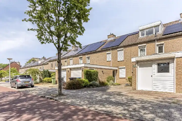 Tussenwoning te koop: Huizingalaan 36, Woenselse Heide Eindhoven