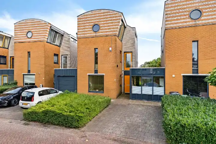 Tussenwoning te koop: Humphrey Bogartstraat 6, Filmwijk Bouwrai Zuid Almere