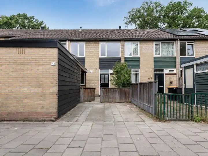 Tussenwoning te koop: Hunenveldlaan 51, De Thij Oldenzaal