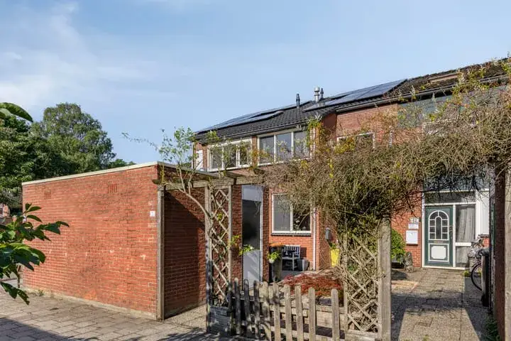 Tussenwoning te koop: hunenveldlaan 64, De Thij Oldenzaal