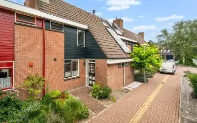 Terraced house for sale: Hunze 13, Koningshof Pijnacker