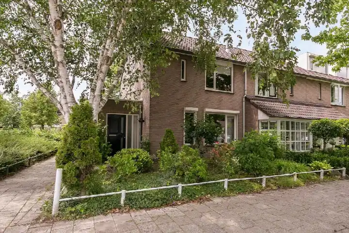 Hoekwoning te huur: Iepebeek 1, Cobbeek en Centrum Veldhoven