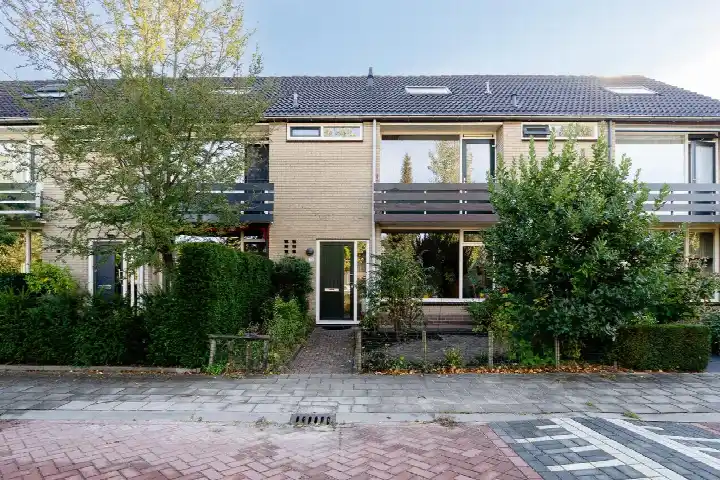 Tussenwoning te koop: Iepenhof 25, Vliegersveld Barneveld