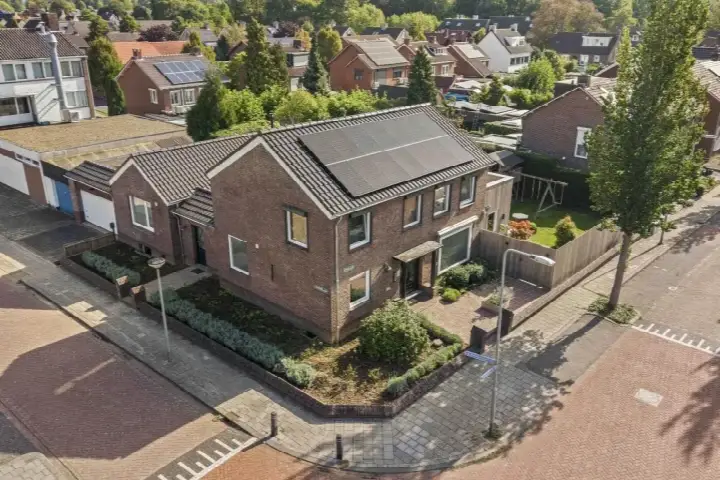 Twee-onder-één-kap te koop: Iepenlaan 16, Kern Maasniel Roermond