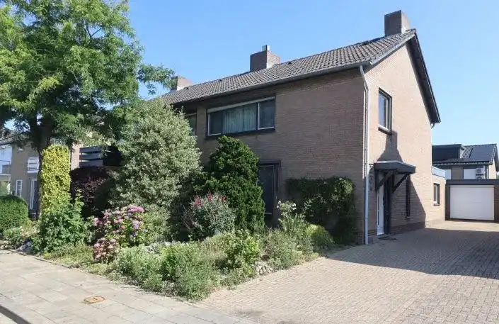 Semi-detached for sale: Iepenlaan 41, Bunde Bunde