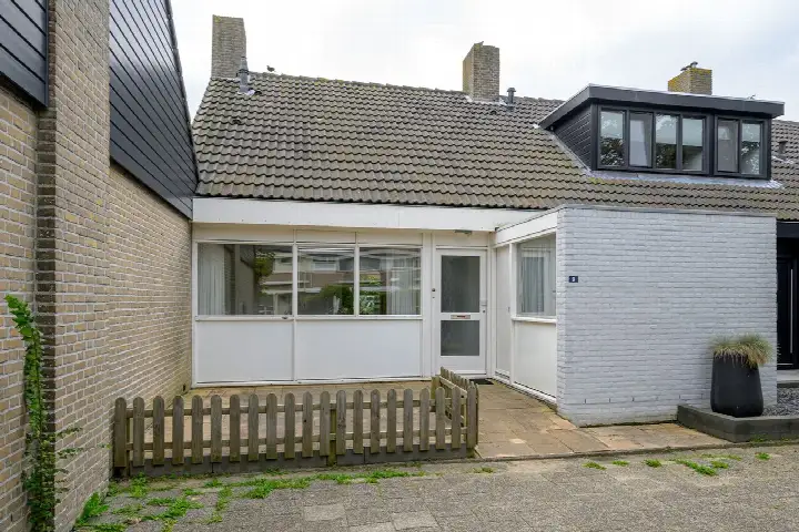 Corner house for sale: Iepenlaan 9, Groeneweg-Noord Schagen