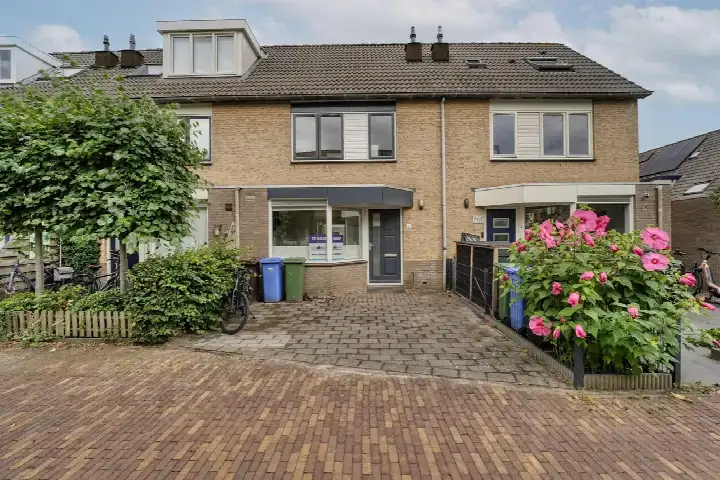 Terraced house for sale: Ierlandstraat 4, Evenaar-West Alphen Aan Den Rijn