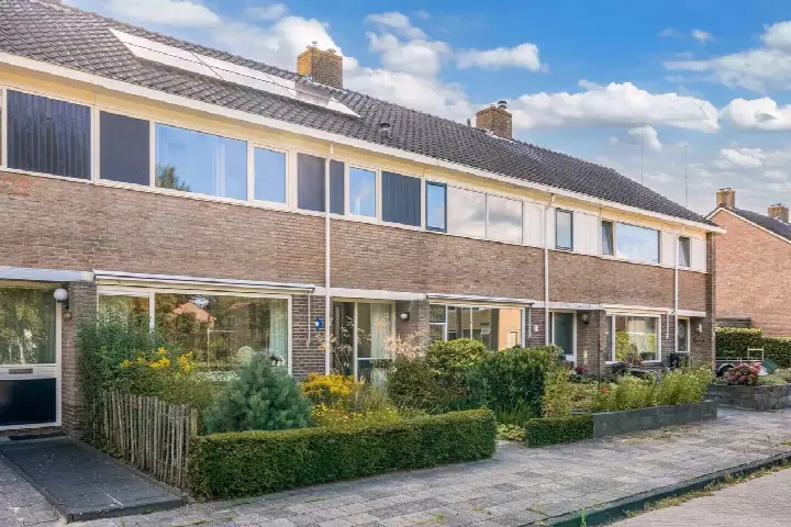 Tussenwoning te koop: Ietje Kooistrastraat 11, De Singels west Drachten