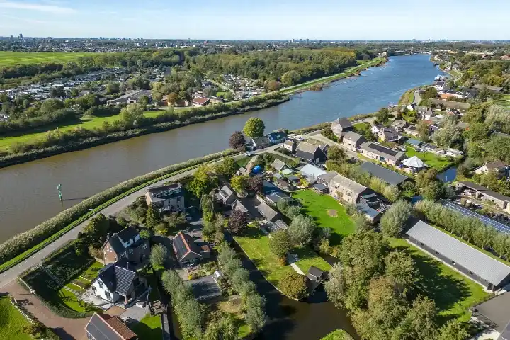 Vrijstaande woning te koop: IJsseldijk-Noord 236, Verspr. huizen Ouderkerk Noord Ouderkerk Aan Den Ijssel