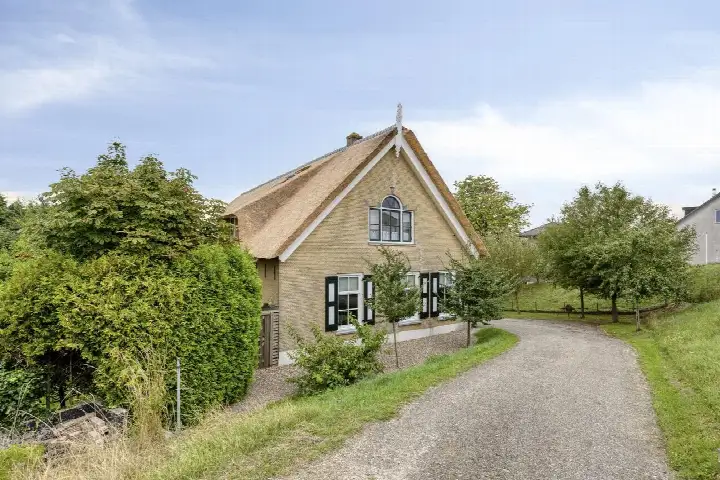 Detached house for sale: IJsseldijk-Noord 55, Ouderkerk aan den IJssel Ouderkerk Aan Den Ijssel