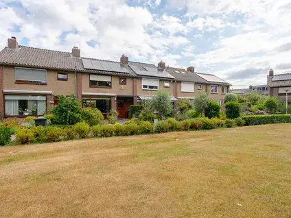 Tussenwoning te koop: IJsselsingel 180, Rheden Rheden