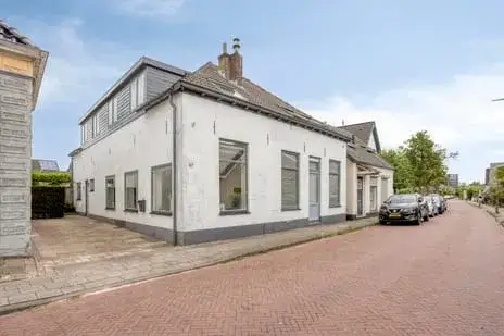 Twee-onder-één-kap te koop: IJsselstraat 67, Velp-Zuid beneden spoorlijn Velp (Ge)