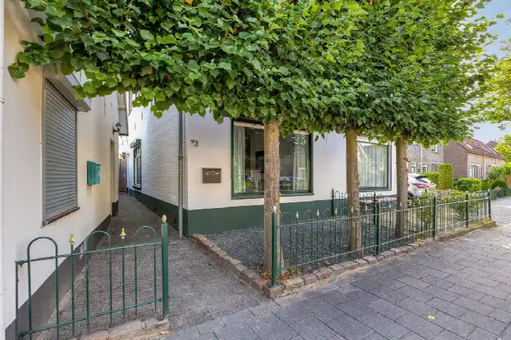 Twee-onder-één-kap te koop: IJsselstraat 73, Velp-Zuid beneden spoorlijn Velp