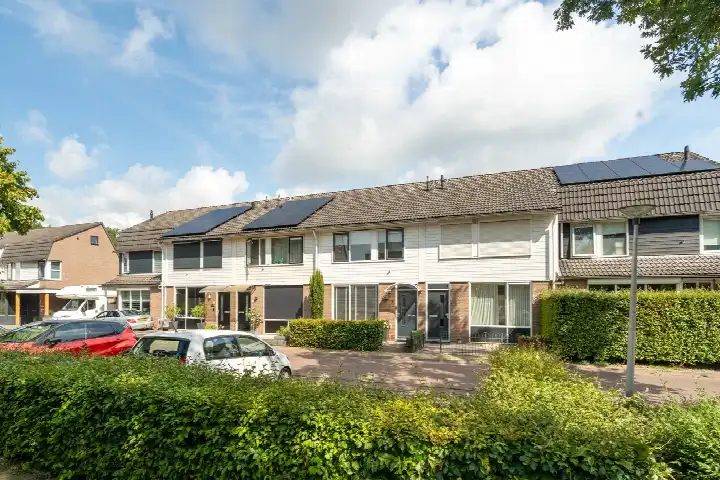 Tussenwoning te koop: Ikaroslaan 6, Oikos Enschede