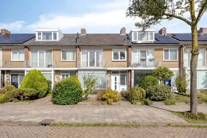 Tussenwoning te koop: Iliumstraat 15, Oude Gracht-West Eindhoven