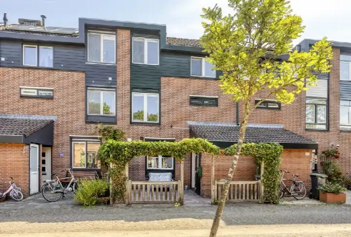 Tussenwoning te koop: in de watermolen 84, Duivendrecht Duivendrecht