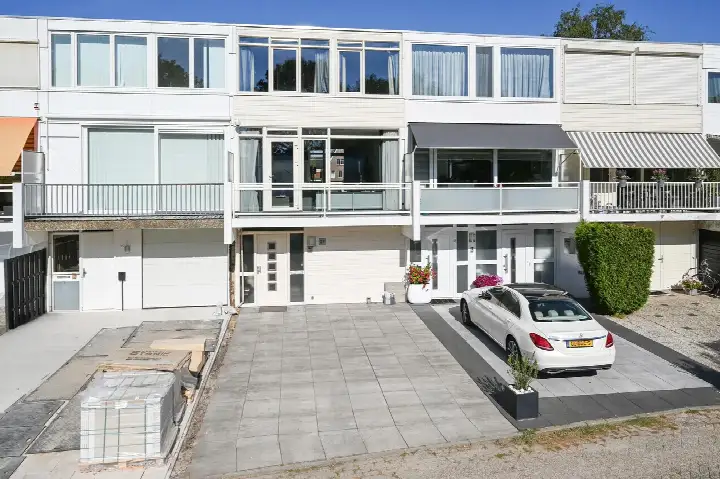 Tussenwoning te koop: In het Midden 27, Legmeer Uithoorn