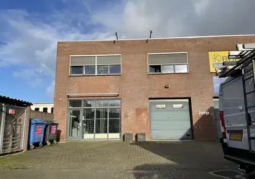Hoekwoning te huur: Industrieweg 69E, Industrieterrein Haven Waalwijk