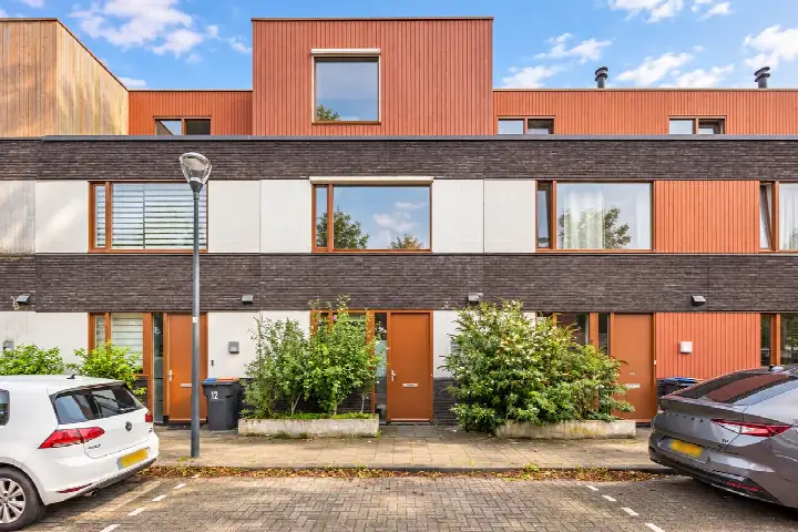 Tussenwoning te koop: Ingen-Houszstraat 10, Geleerdenbuurt Haarlem