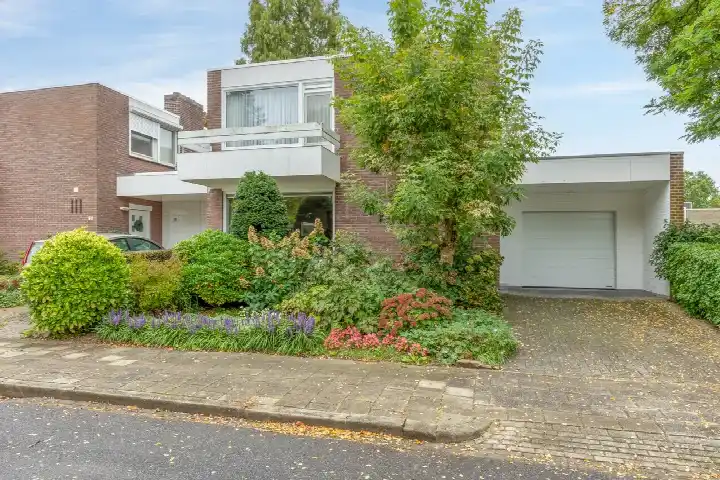 Hoekwoning te koop: Ir. Dingerlaan 9, Welten-Dorp Heerlen