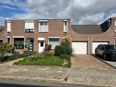 Tussenwoning te koop: Ir Em Mélottestraat 37, Vaals Vaals