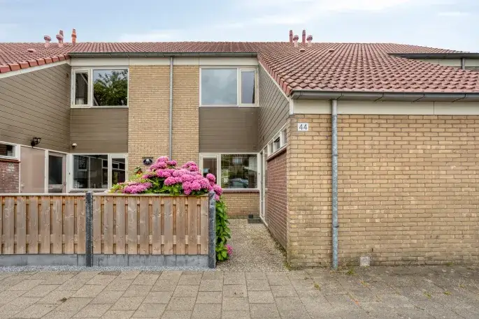 Tussenwoning te koop: Ireneplaats 44, Kulck-Noord Hellevoetsluis