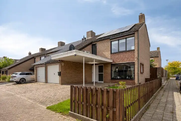 Corner house for sale: Irenestraat 1, Meerlo Meerlo