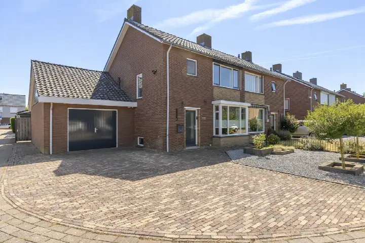 Corner house for sale: Irenestraat 13, Brouwersland Huissen