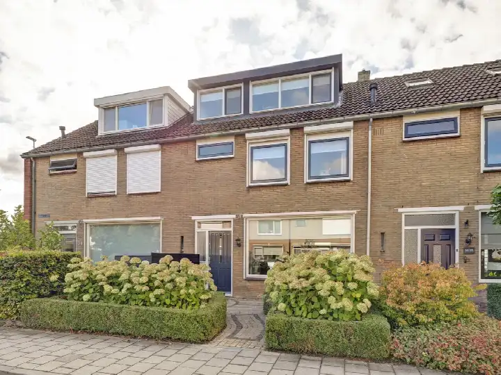 Tussenwoning te koop: Irenestraat 32, Nieuw-Beijerland Woonkern Nieuw-Beijerland