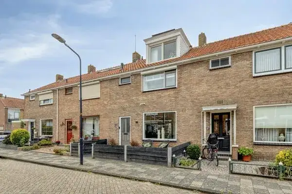 Terraced house for sale: Irissenstraat 25, Volendam-Bloemenbuurt Volendam