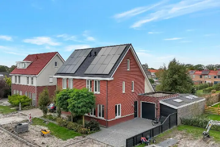 Corner house for sale: Irissenstraat 31, Breezand (woonkern) Breezand