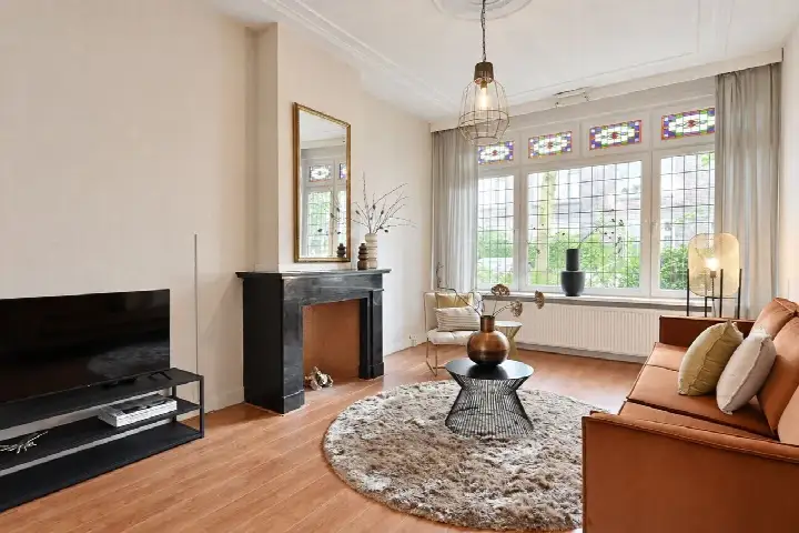 Apartment for sale: Irisstraat 103, Bloemenbuurt-Oost 'S-Gravenhage