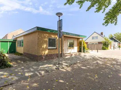 Detached house for sale: Irisstraat 5, Hippolytushoef West (woonkern) Hippolytushoef