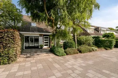 Twee-onder-één-kap te koop: Irisstraat 5, t Ven Rosmalen