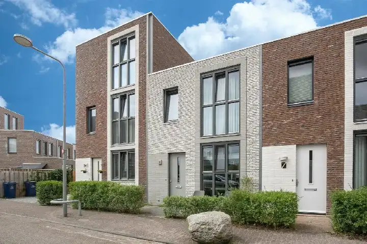 Tussenwoning te huur: Iskurstraat 51, Homeruskwartier Oost Almere