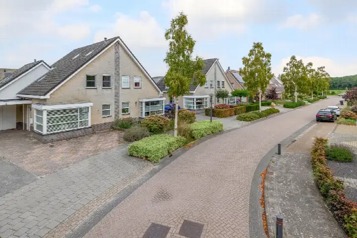 Twee-onder-één-kap te koop: It Perron 5, Sint Nicolaasga Sint Nicolaasga