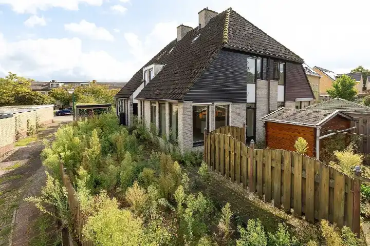 Tussenwoning te koop: J.F. Kennedylaan 90, Professorenwijk Baarn