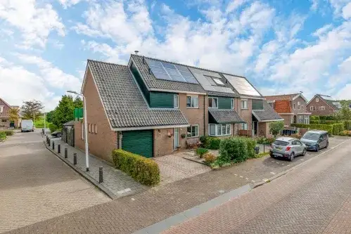 Corner house for sale: J.J. Allanstraat 300, J.J. Allanbuurt Westzaan