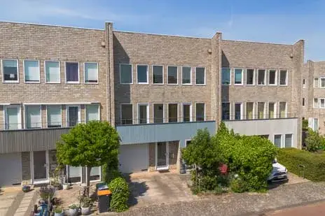 Terraced house for sale: J.J. Slauerhoffplantsoen 10, Erasmus Veld 'S-Gravenhage
