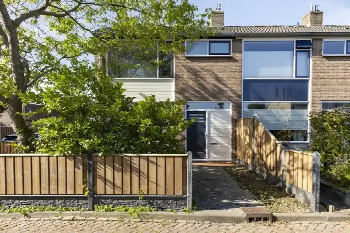 Hoekwoning te koop: J M vd Lugt Melsertln 11, Vierpolders Vierpolders