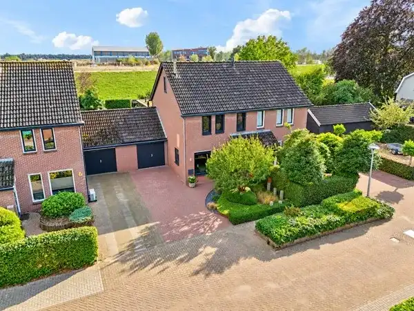 Terraced house for sale: J R Zeemanstraat 4, IJzendoorn Ijzendoorn