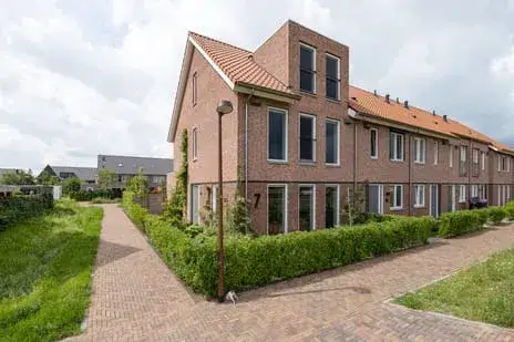 Hoekwoning te koop: J. van den Broekstraat 7, Buitengebied Barneveld Barneveld