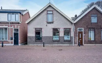 Tussenwoning te koop: J.W.C. Bloemstraat 41, Lijsterlaan Alphen Aan Den Rijn