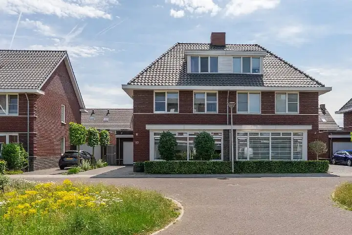 Twee-onder-één-kap te koop: Jaap Edenbaan 12, Haarsteeg Haarsteeg