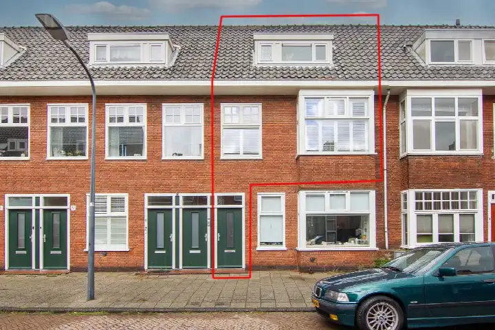Apartment for sale: Jac. van Looystraat 17, Van Zeggelenbuurt Haarlem