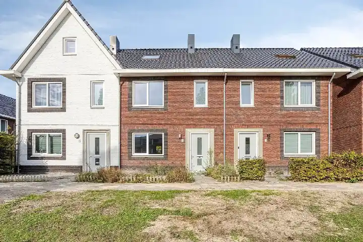 Tussenwoning te koop: Jac. van Vollenhovenstraat 245, Quirijnstok Zuid-West Tilburg