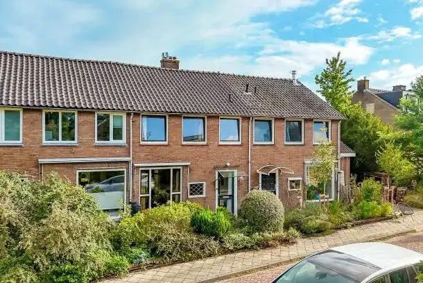 Tussenwoning te koop: Jachthoornlaan 24, Tuindorp Bilthoven
