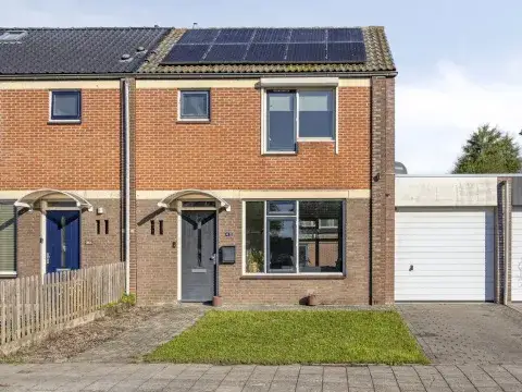 Terraced house for sale: Jacintastraat 40, Kern Graauw Graauw